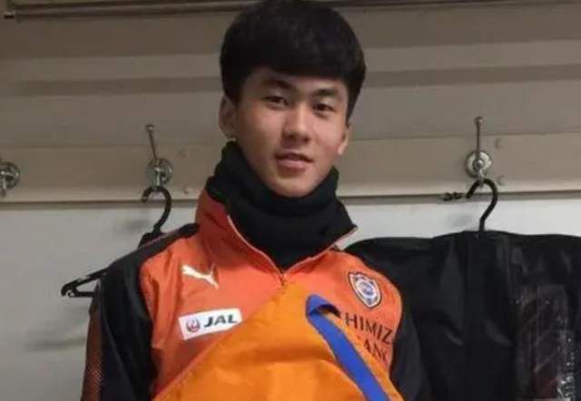艳妇臀荡乳欲伦岳txt下载